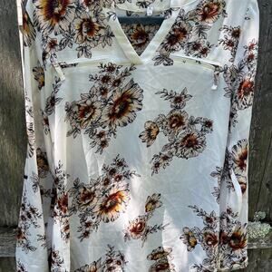 White size medium maurices floral blouse